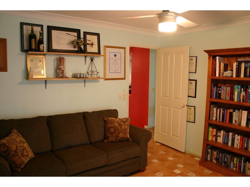 9 Avalon Street, Sandstone Point QLD 4511