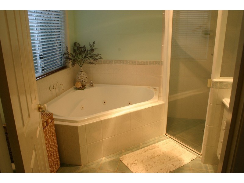 9 Avalon Street, Sandstone Point QLD 4511