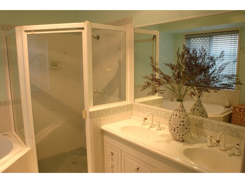 9 Avalon Street, Sandstone Point QLD 4511