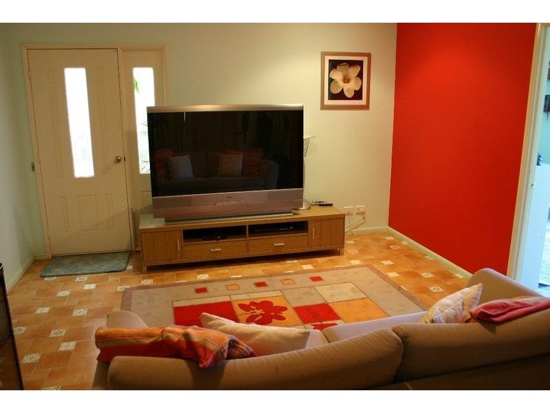 9 Avalon Street, Sandstone Point QLD 4511