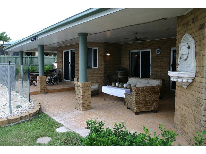 9 Avalon Street, Sandstone Point QLD 4511