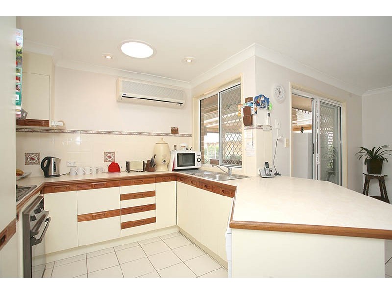 31 Hoya Crescent, Bongaree QLD 4507