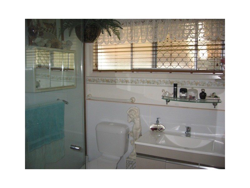39 Palm Avenue, Bongaree QLD 4507