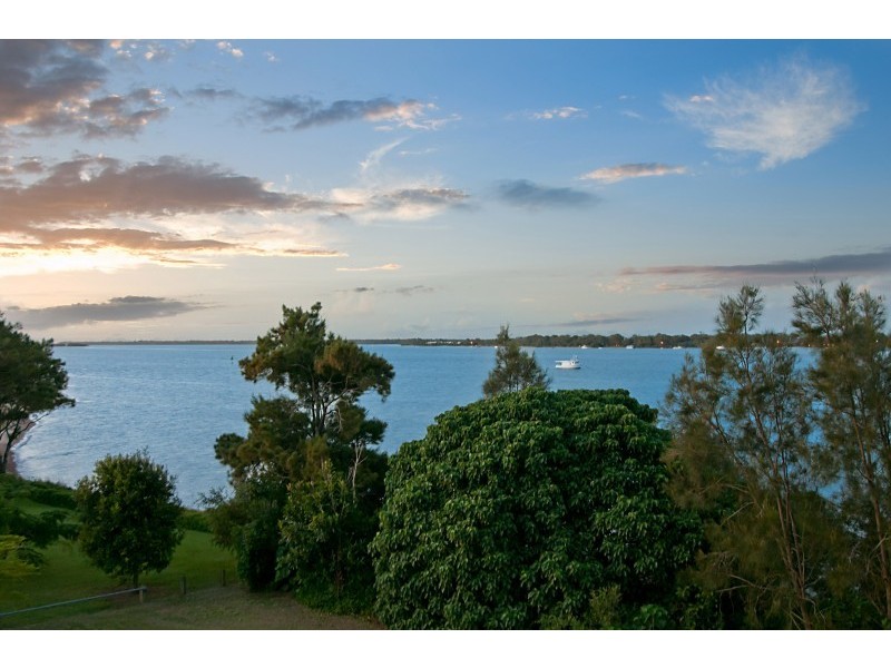 12/8 Spinnaker Drive, Sandstone Point QLD 4511