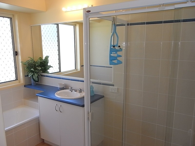 27 Anchor Court, Banksia Beach QLD 4507