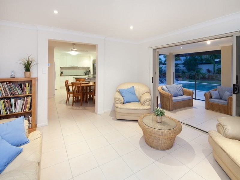 4 Fulmar Cresent, Banksia Beach QLD 4507