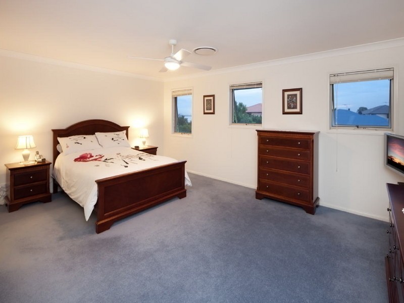 4 Fulmar Cresent, Banksia Beach QLD 4507