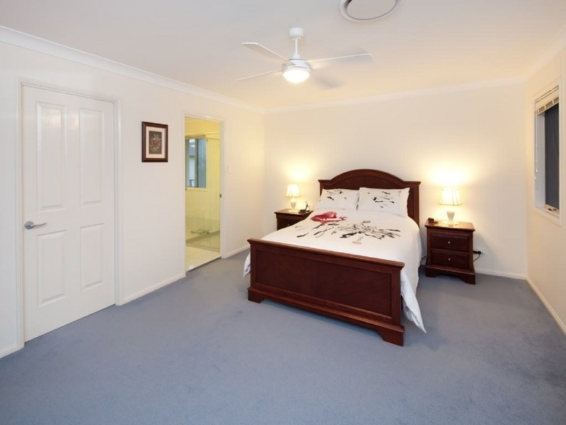 4 Fulmar Cresent, Banksia Beach QLD 4507