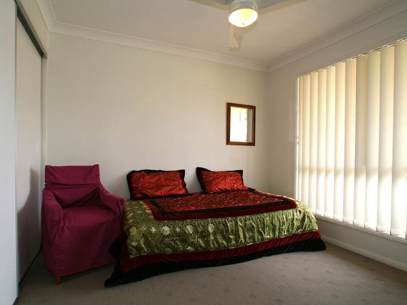 27 Reeders Street, Sandstone Point QLD 4511