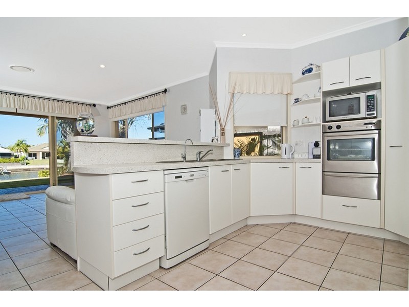 9 Dugong Crescent, Banksia Beach QLD 4507