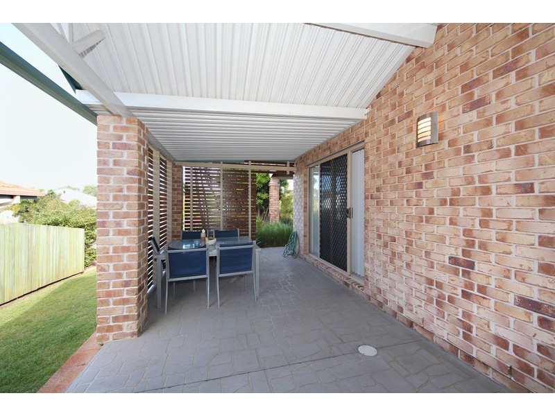 8 Avalon Street, Sandstone Point QLD 4511