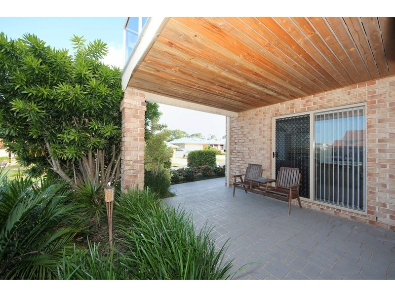 8 Avalon Street, Sandstone Point QLD 4511