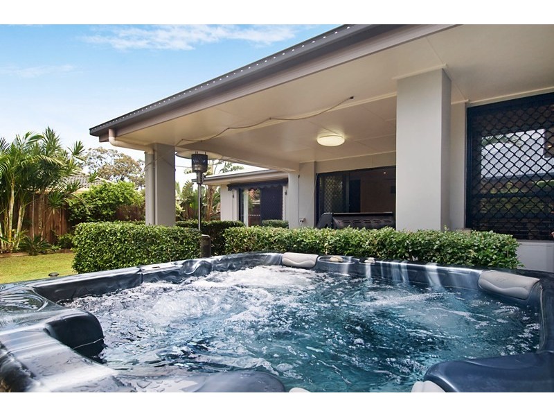 8 Alstonia Court, Bongaree QLD 4507