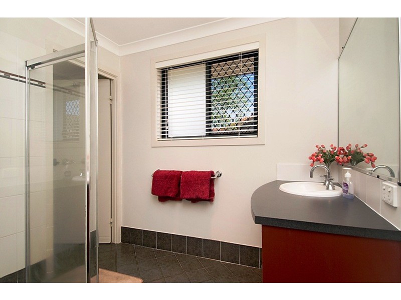 8 Alstonia Court, Bongaree QLD 4507