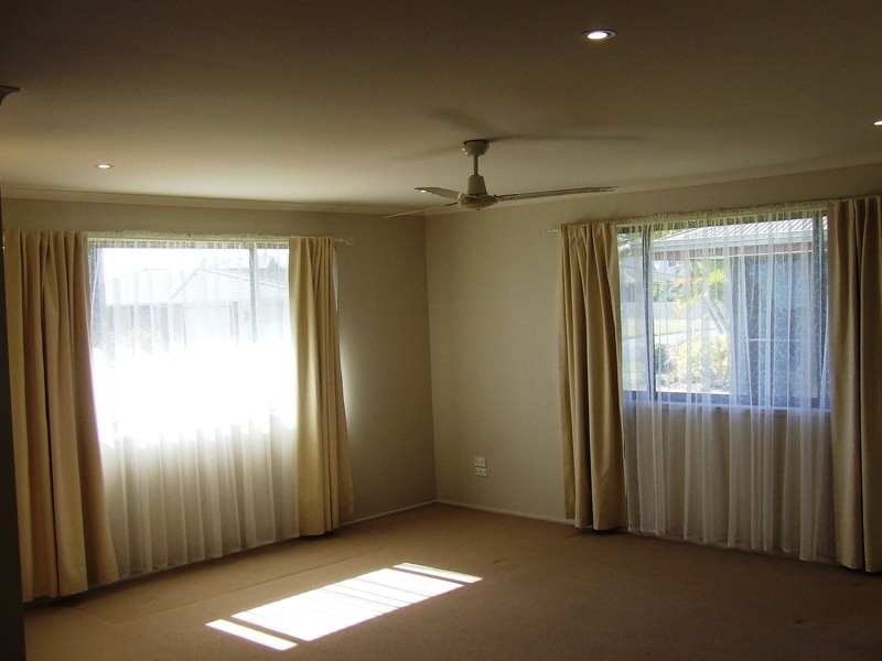 6 Banks Street, Banksia Beach QLD 4507