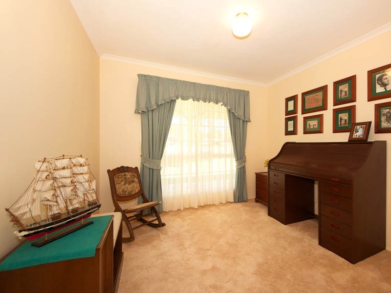 21 Pharlap Court, Ningi QLD 4511