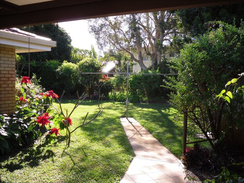 27 Sunset Avenue, Bongaree QLD 4507