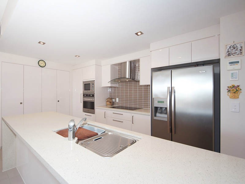 17/8 Spinnaker Drive, Sandstone Point QLD 4511