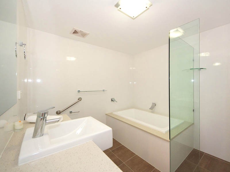 17/8 Spinnaker Drive, Sandstone Point QLD 4511