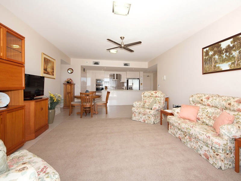 17/8 Spinnaker Drive, Sandstone Point QLD 4511