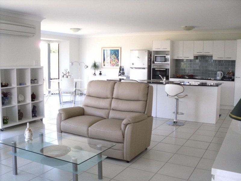 122 Marina Boulevarde, Banksia Beach QLD 4507