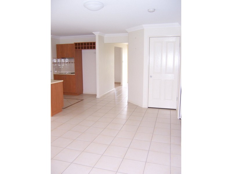 28 Corrimal Place, Sandstone Point QLD 4511