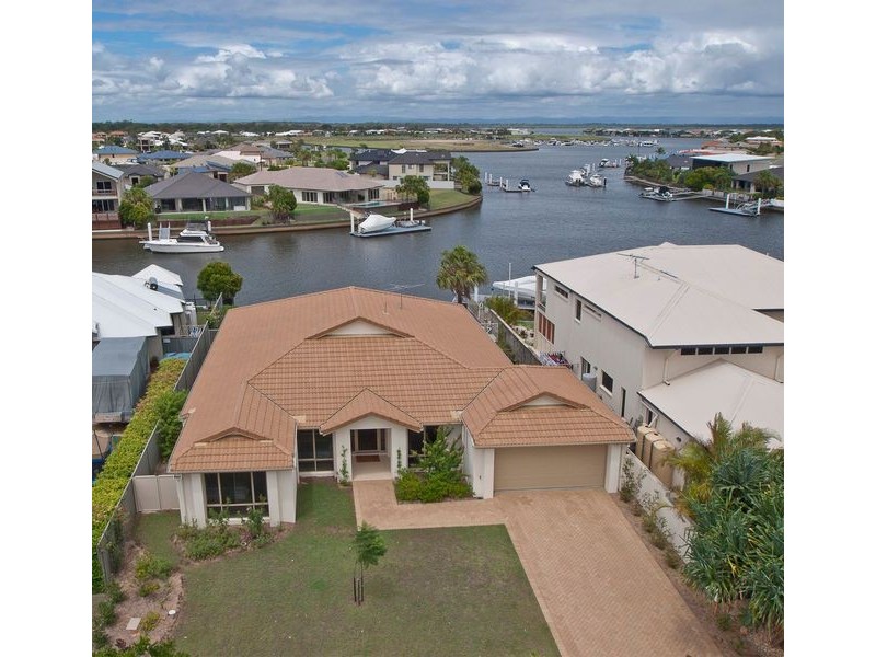 94 Cosmos Avenue, Banksia Beach QLD 4507