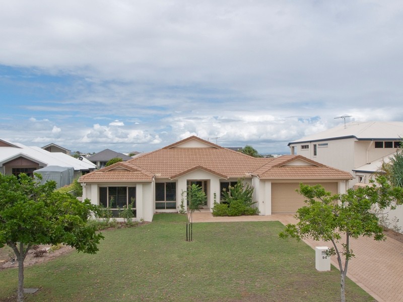 94 Cosmos Avenue, Banksia Beach QLD 4507
