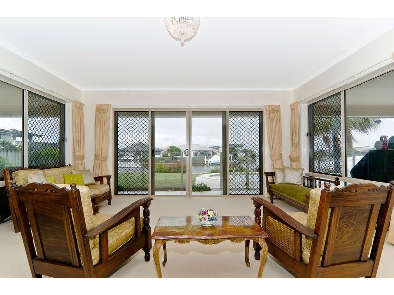 94 Cosmos Avenue, Banksia Beach QLD 4507