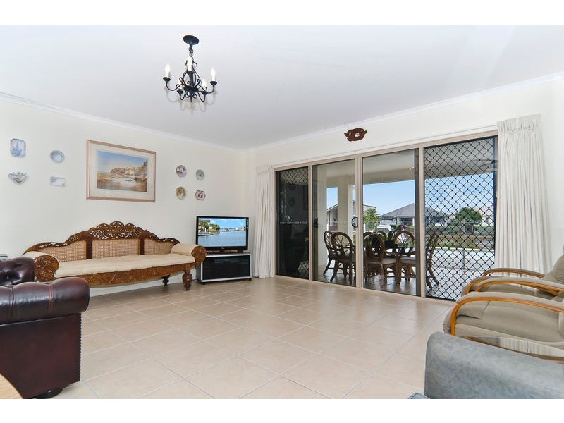 94 Cosmos Avenue, Banksia Beach QLD 4507