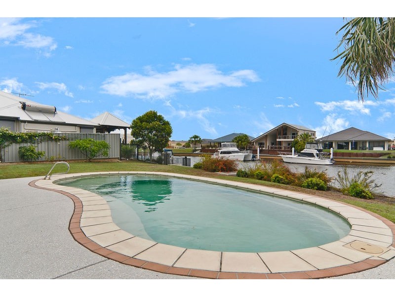 94 Cosmos Avenue, Banksia Beach QLD 4507
