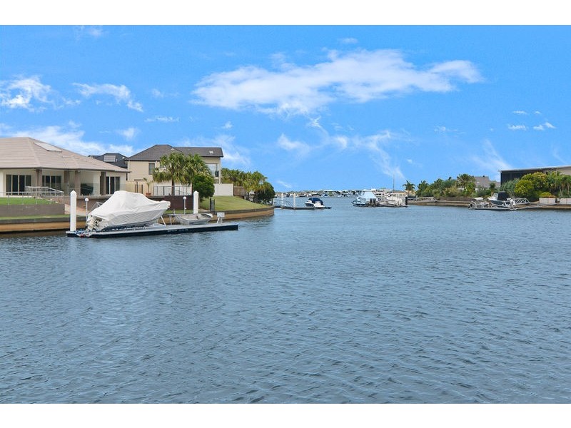 94 Cosmos Avenue, Banksia Beach QLD 4507