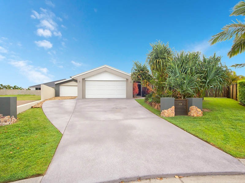 33 Teal Boulevarde, Banksia Beach QLD 4507