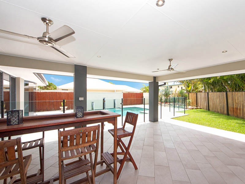 33 Teal Boulevarde, Banksia Beach QLD 4507