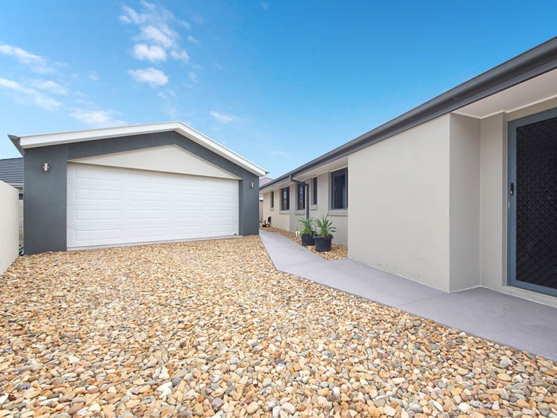 33 Teal Boulevarde, Banksia Beach QLD 4507