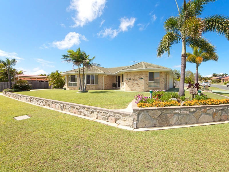 1 Scarborough Court, Sandstone Point QLD 4511
