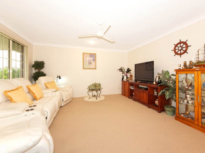 2 Barklya Crescent, Bongaree QLD 4507