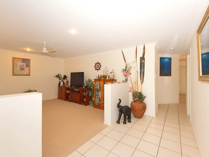2 Barklya Crescent, Bongaree QLD 4507