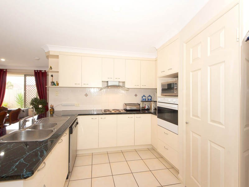 2 Barklya Crescent, Bongaree QLD 4507