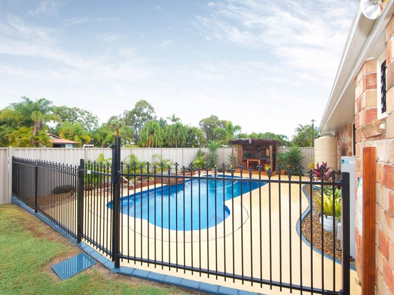 2 Barklya Crescent, Bongaree QLD 4507
