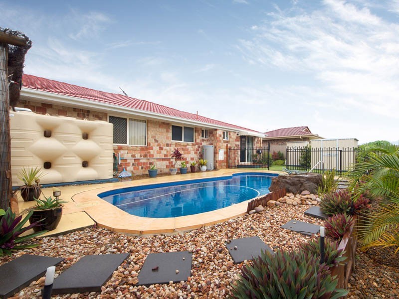 2 Barklya Crescent, Bongaree QLD 4507