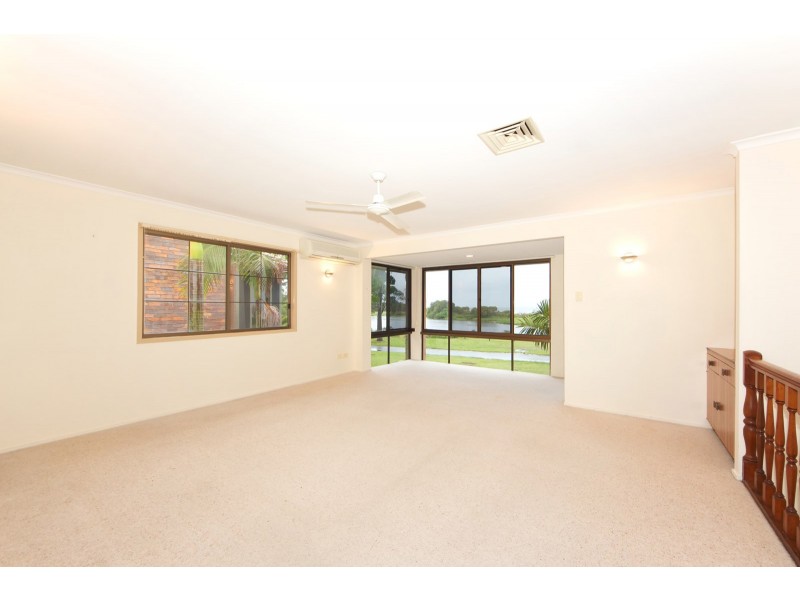 25 The Boulevarde, Bongaree QLD 4507