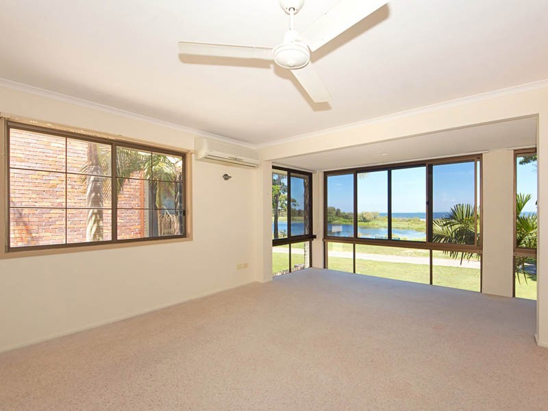 25 The Boulevarde, Bongaree QLD 4507