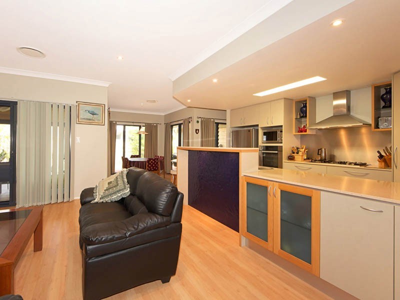 5 Fulmar Crescent, Banksia Beach QLD 4507