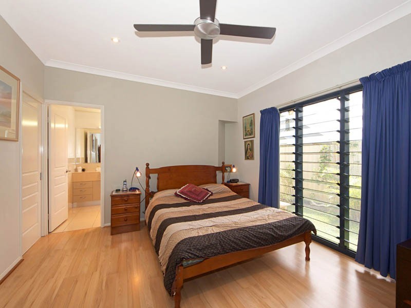 5 Fulmar Crescent, Banksia Beach QLD 4507