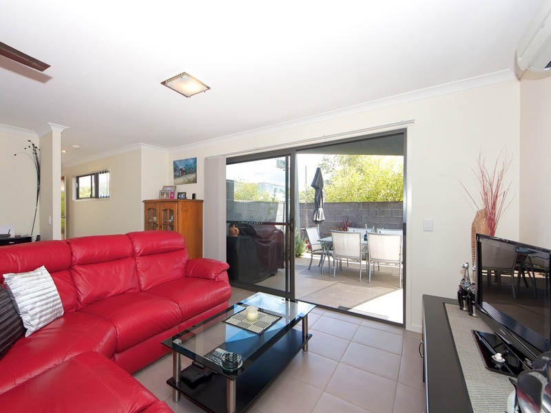 1-14 Hall Avenue, Bongaree QLD 4507