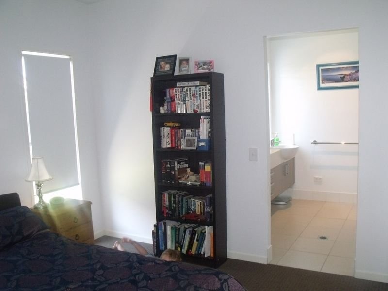 15 Dewdrop Place, Ningi QLD 4511