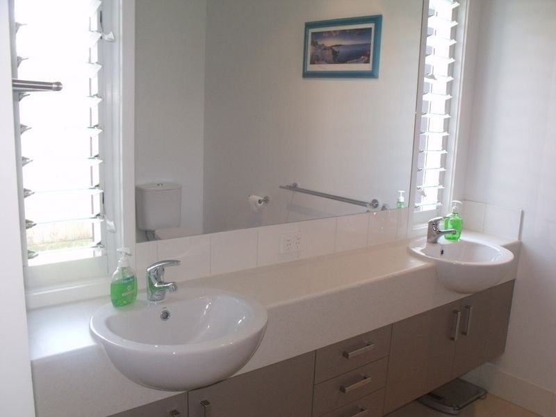 15 Dewdrop Place, Ningi QLD 4511
