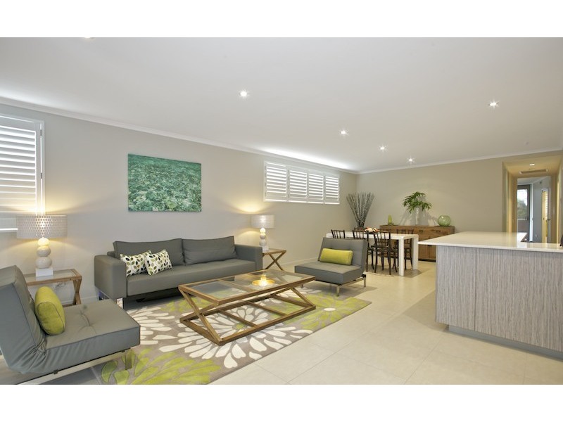 2/95 Welsby Parade, Bongaree QLD 4507