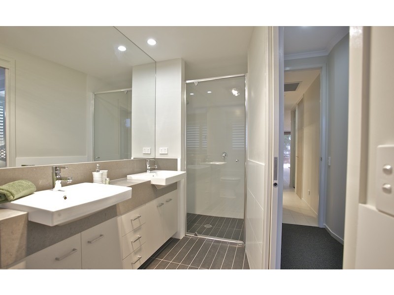 2/95 Welsby Parade, Bongaree QLD 4507